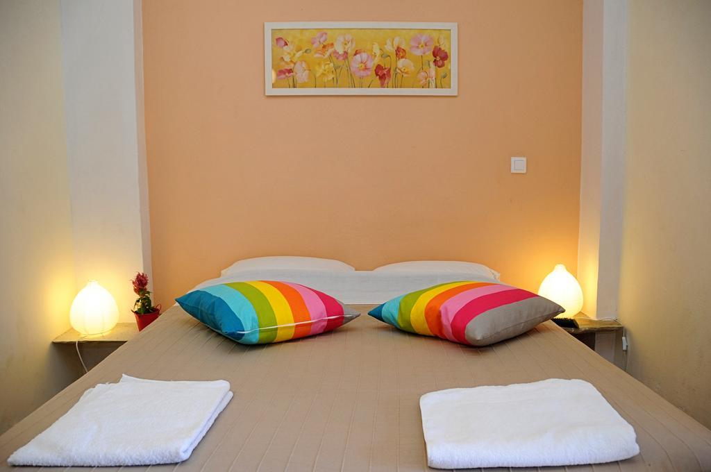 Ferienwohnung Pansion Andreas Tínos Zimmer foto