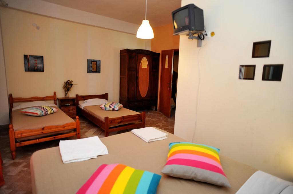 Ferienwohnung Pansion Andreas Tínos Zimmer foto